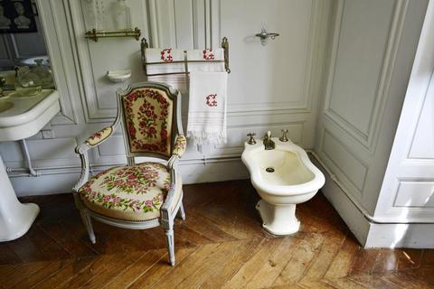 Chic im Badezimmer: das Bidet.
