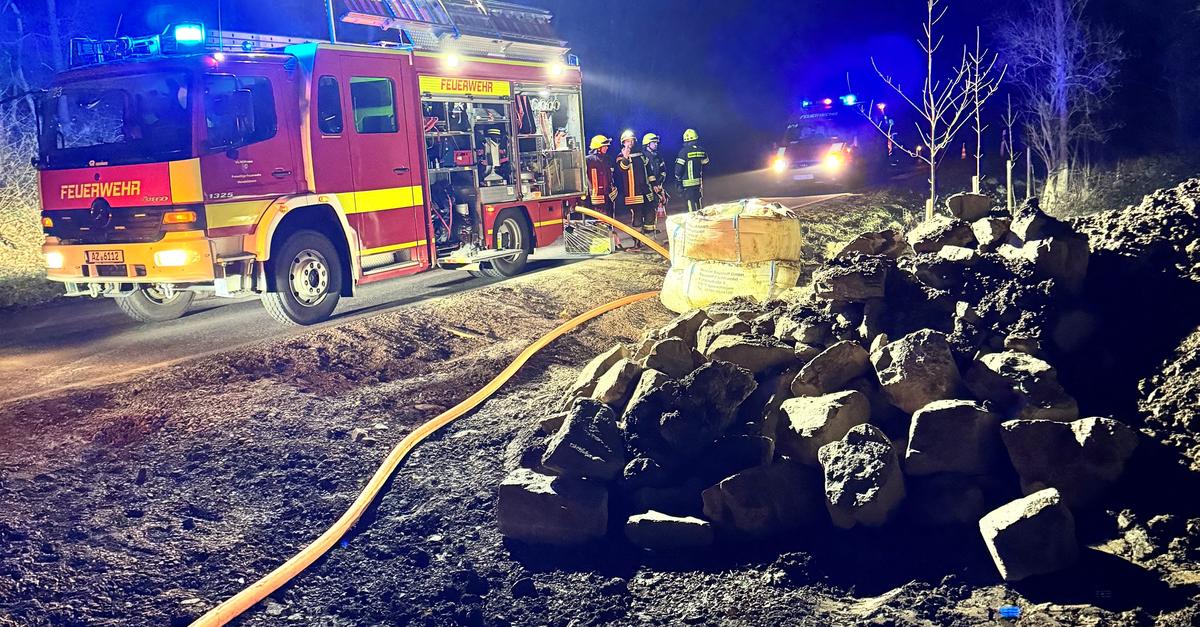 Holz-brennt-zwischen-Wendelsheim-und-Flonheim