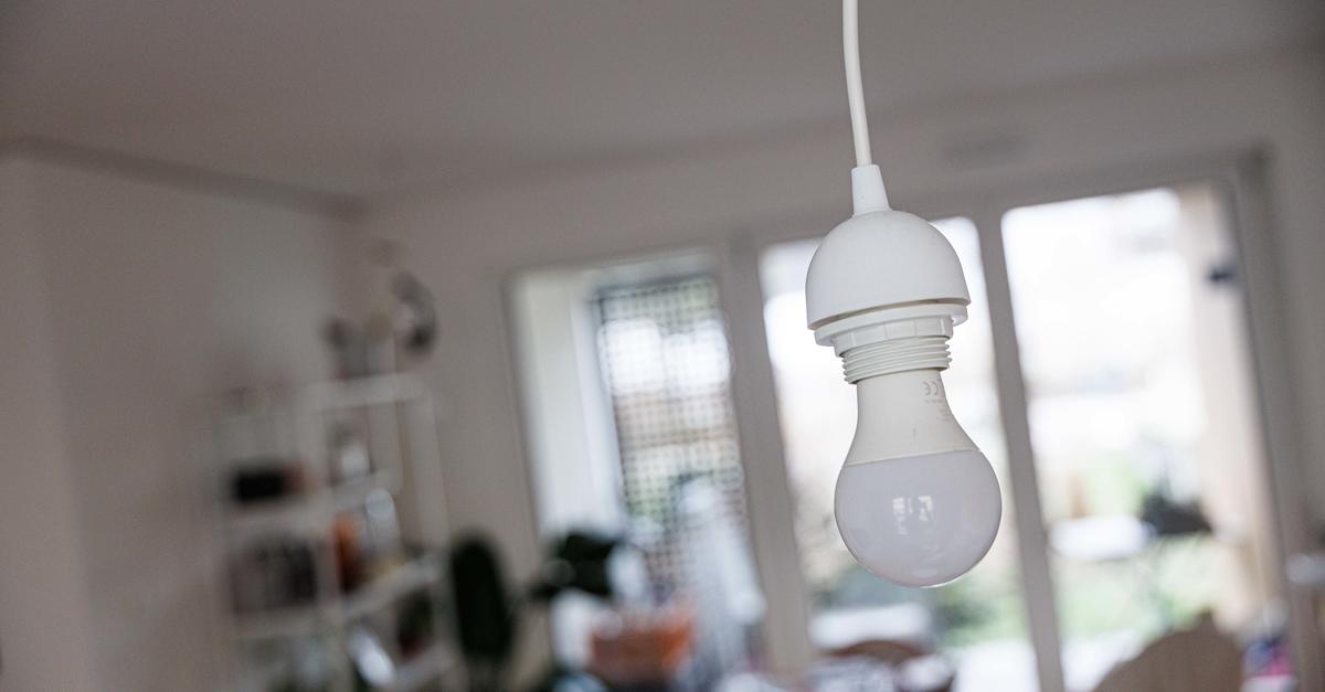 Schambes-Immer-diese-Lampen