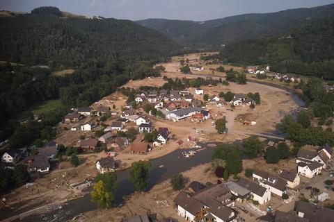 Die verheerende Flutkatastrophe im Ahrtal hat viele Kommunen dazu bewogen, den Wiederaufbau der Sirenennetze in Angriff zu nehmen.