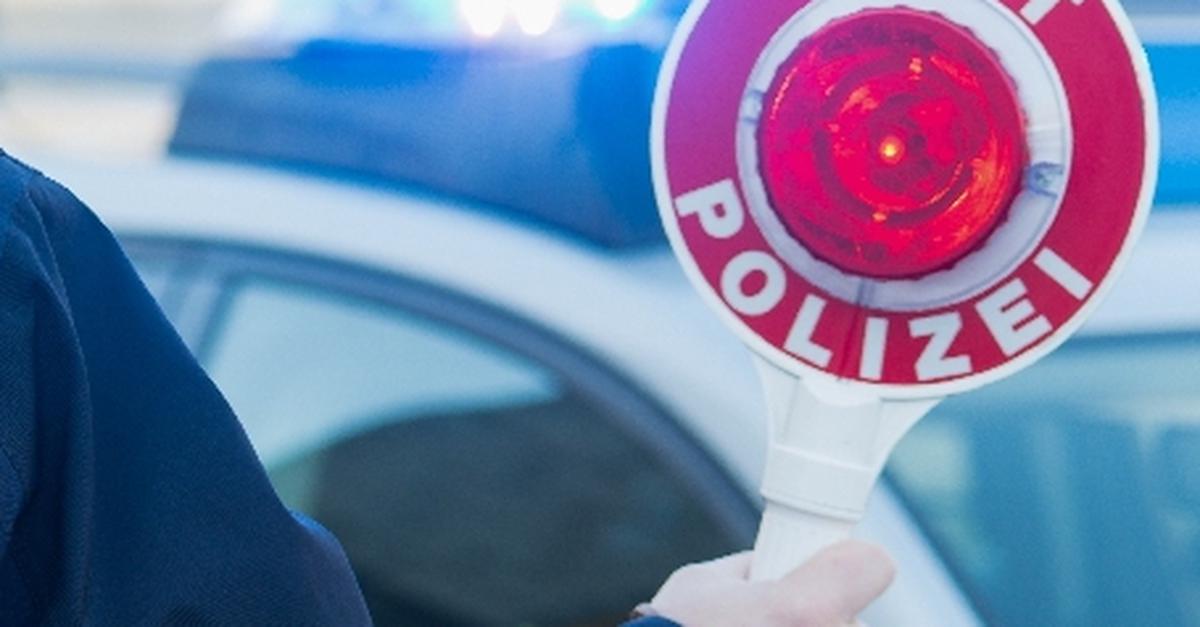 Zwei-LKW-auf-A61-ohne-Feiertagsgenehmigung-erwischt