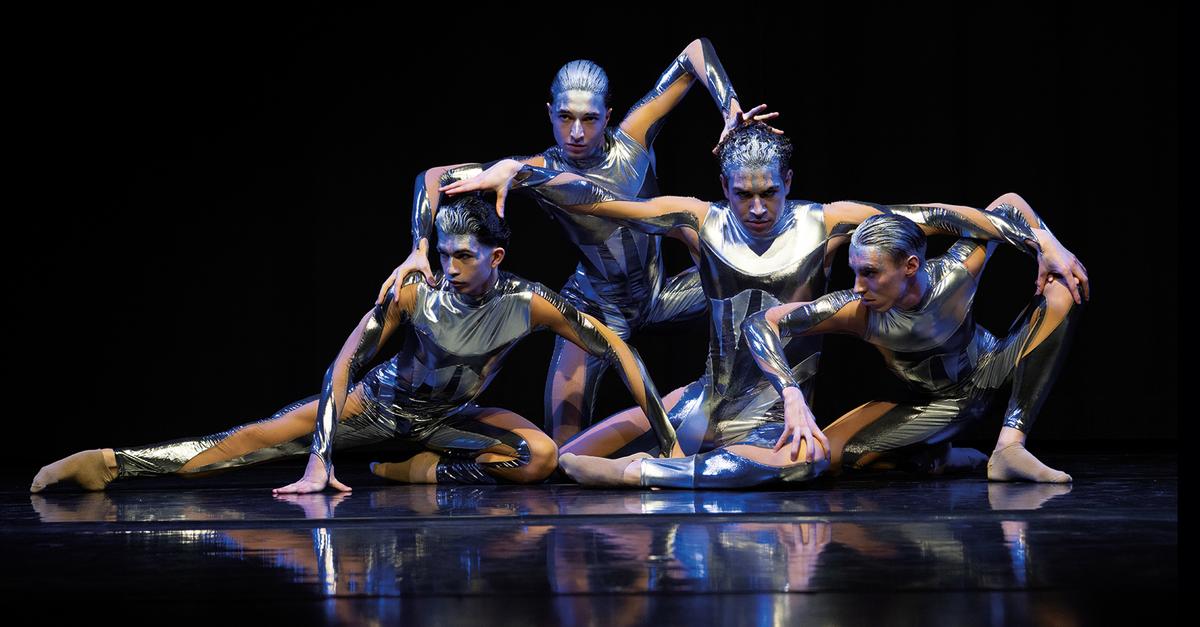 Und-ewig-lockt-der-Spiegel-Tanz-Premiere-in-Mainz