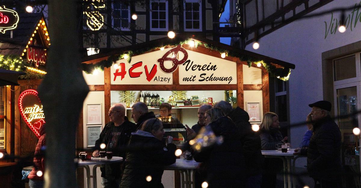 Gl-hwein-Hits-und-gute-Ums-tze-beim-Alzeyer-Weihnachtstreff