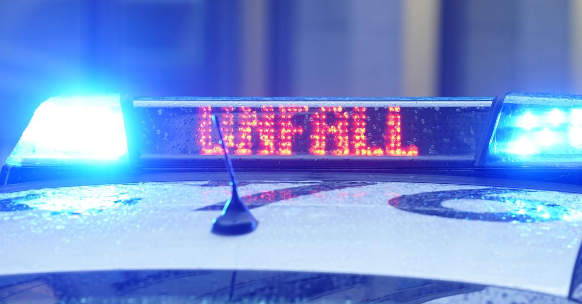 Mann-verliert-Kontrolle-ber-Auto-erheblicher-Sachschaden