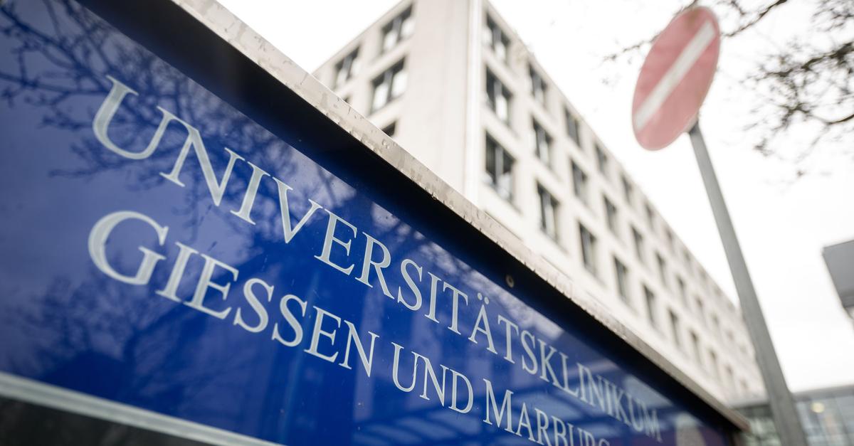 Zwei-Treffer-bei-t-dlichen-Polizeisch-ssen-in-Klinik