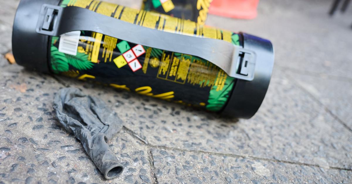 Mit-Lachgas-am-Steuer-Polizei-zieht-Mann-aus-dem-Verkehr