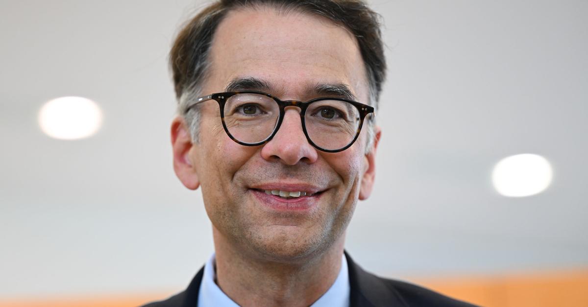 Kaum-noch-handschriftliches-zweites-Jura-Staatsexamen