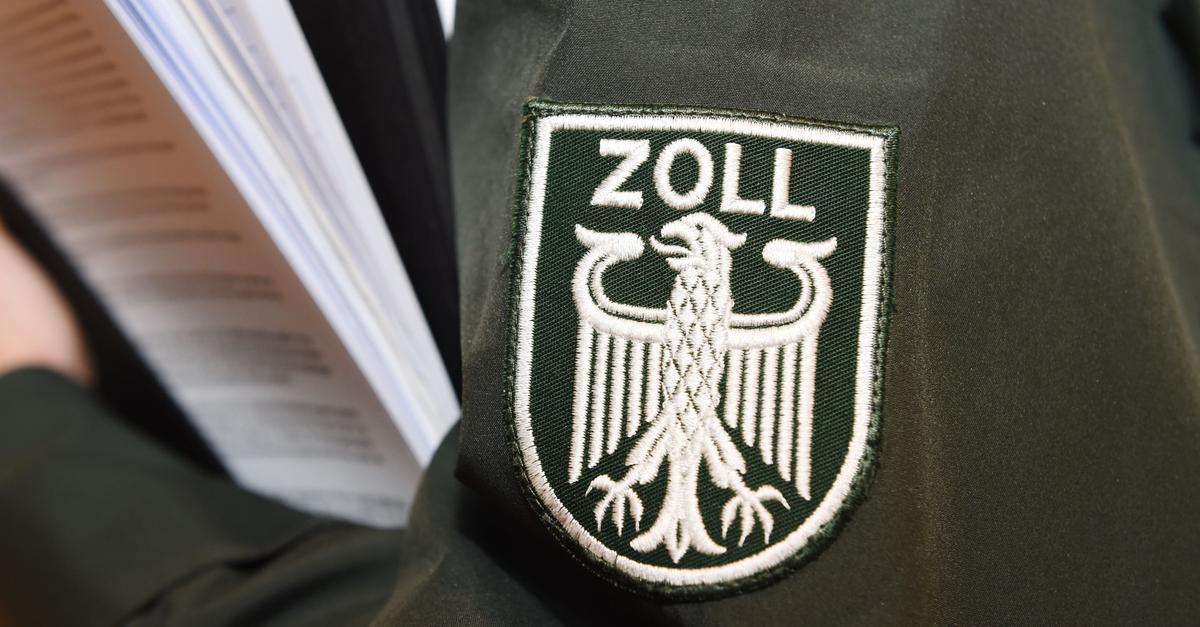 Zoll-findet-mehr-als-83-000-Zigaretten-bei-Schmuggelversuch