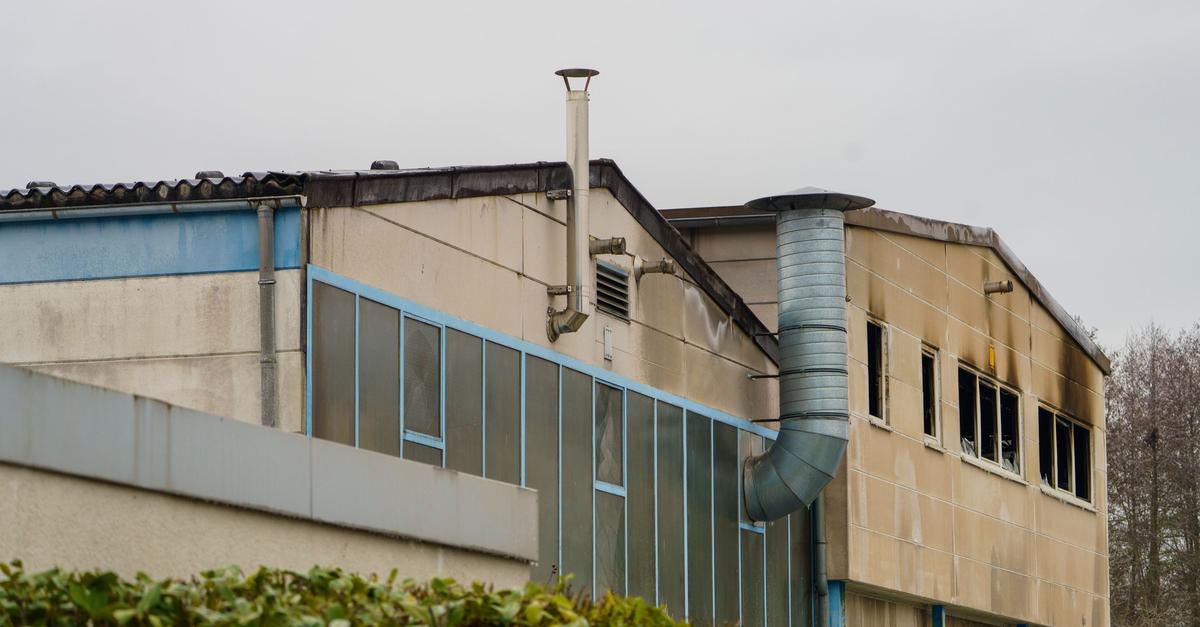 Polizei-ermittelt-zu-Brandursache-nach-t-dlichem-Feuer