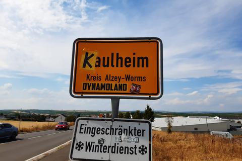 Klare Botschaft: Zum zweiten Mal nach 2019 feiert die Gemeinde Saulheim jetzt als Kaulheim – und damit den hier beheimateten neuen Zehnkampf-Europameister Niklas Kaul.      Foto: OG Saulheim