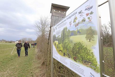 Der renovierte Vogellehrpfad in Monsheim ist mit einer kleinen Feierstunde und einem anschließenden Rundgang wiedereröffnet worden. © pakalski-press/Andreas Stumpf