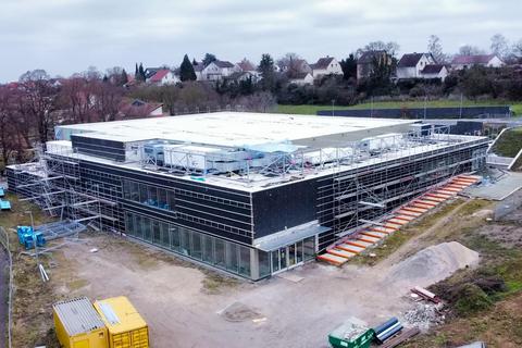 Millionen-Projekt: Als kombinierte Sport- und Veranstaltungshalle soll die Rheinhessenhalle im Sommer eröffnet werden. Foto: pp/Boris Korpak