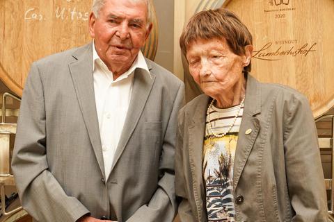 Seit 65 Jahren verheiratet: Die Eheleute Klara und Adolf Umstadt feiern ihre eiserne Hochzeit. Foto: pakalski-press/Boris Korpak
