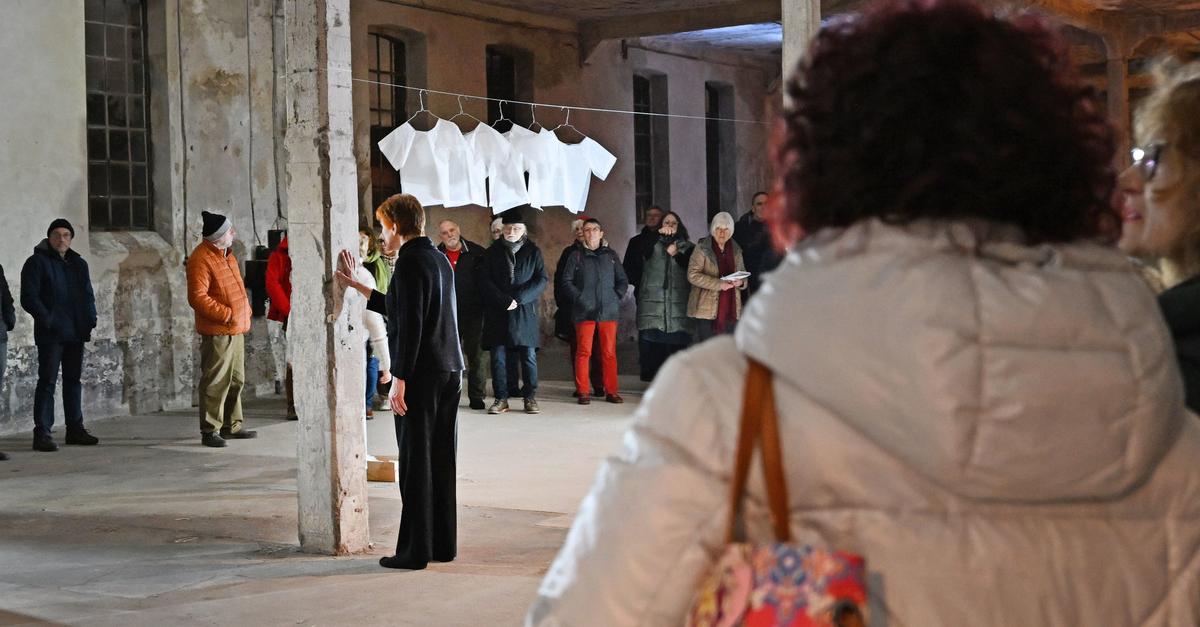 Kunstprojekt-in-Gedenkst-tte-KZ-Osthofen-ber-hrt-Besucher