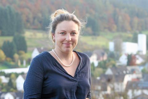 Ina Eichholz aus Ewersbach ist Autismusberaterin – eine von etwa einem halben Dutzend in ganz Deutschland. Unter anderem vermittelt sie Arbeit suchende Autisten an Unternehmen.   Foto: Linker