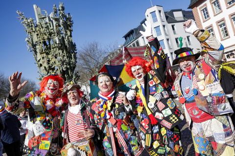 In Mainz feierten hunderte Narren ausgelassen den Rosenmontag. Archivfoto: Sascha Kopp