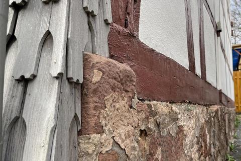 Fachwerk, Buntsandstein und Holzschindeln sind die traditionellen Baumaterialien im Odenwald wie hier in Erbach. Sollten sie wieder verstärkt verwendet werden? 