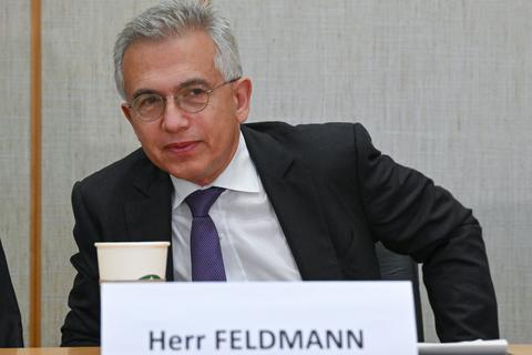 Frankfurts Oberbürgermeister Peter Feldmann (SPD) beim Prozessauftakt im hessischen Landgericht. Foto: dpa
