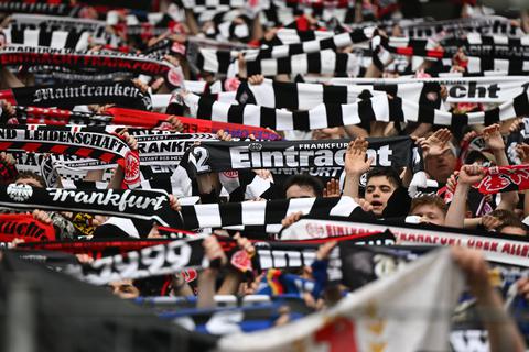 Die Eintracht Fans fiebern dem Europaleague-Finale in Sevilla entgegen. Foto: dpa