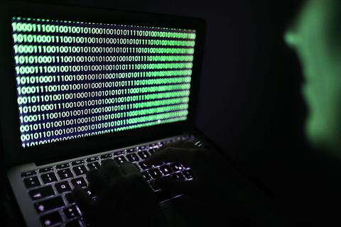 Professionelle Hacker verkaufen Zugänge zu Unternehmen im Darknet.