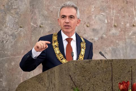 Möchte trotz Vorwürfen nicht vorzeitig als Frankfurter Oberbürgermeister zurücktreten: Peter Feldmann.  Archivfoto: dpa