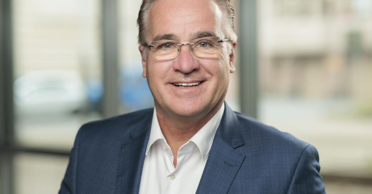 Heinz-Peter-Schamp-verl-sst-Volksbank-nach-30-Jahren