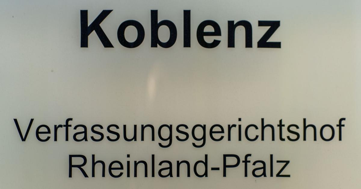 Verfassungsgerichtshof-mit-Pflichten-der-Regierung-befasst