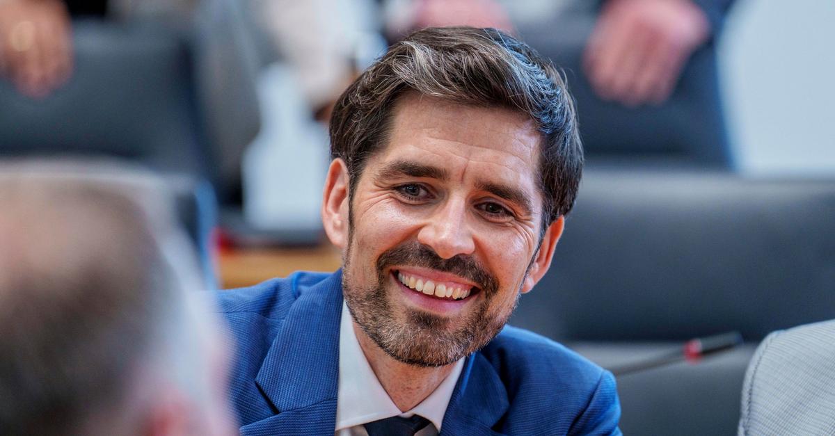 Bildungsminister-stellt-Digitalstrategie-vor