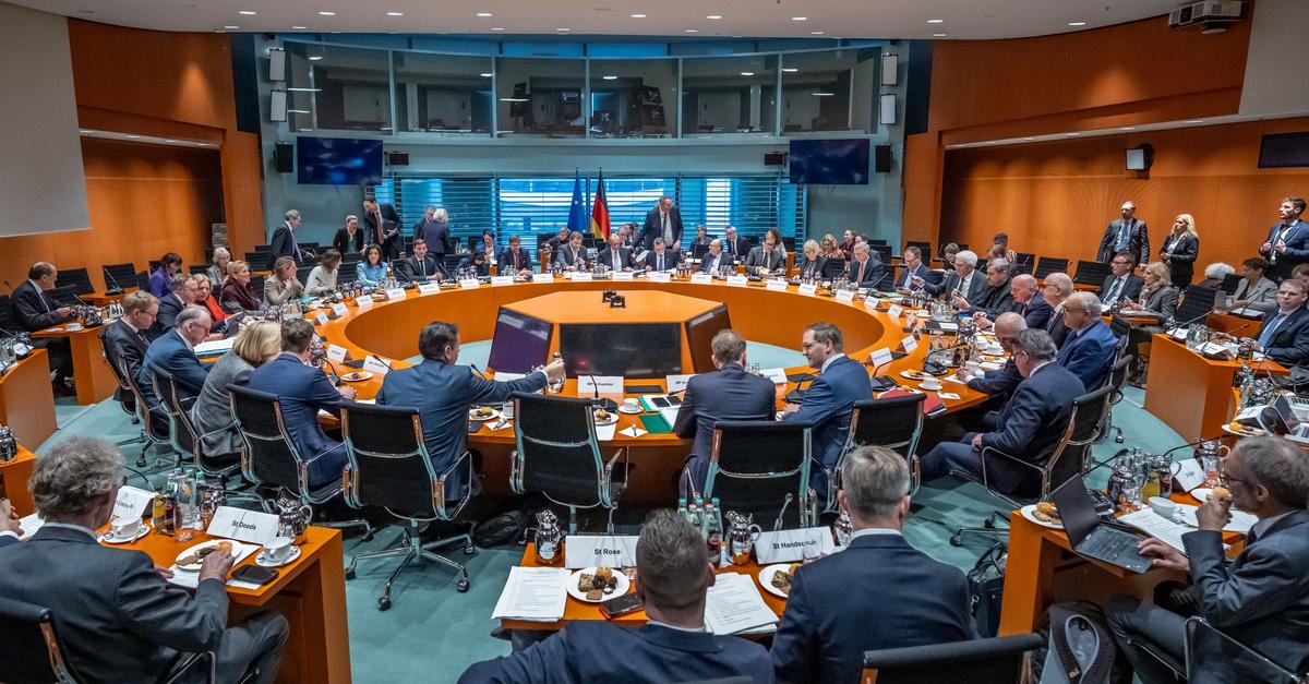 Schweitzer-hofft-bei-Treffen-mit-Kanzler-auf-Reformen