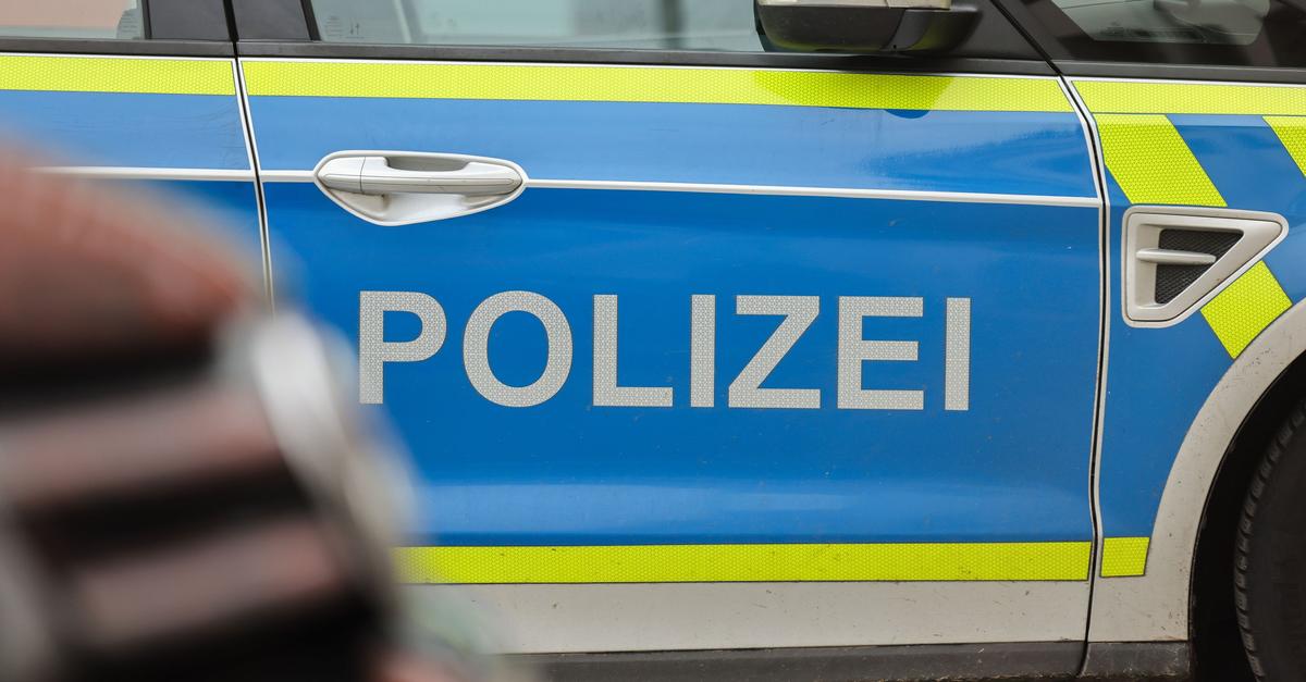 Streit-an-Bushaltestelle-Mann-bei-t-anderem-Mann-ins-Bein