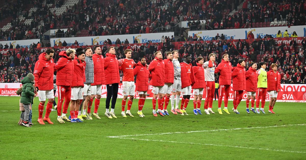 Feueralarm-in-Mainz-Bundesliga-Arena-f-r-kurze-Zeit-ger-umt