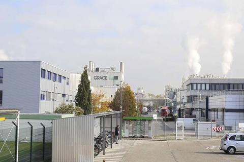 Werkstor des Chemie-Konzerns Grace in Worms