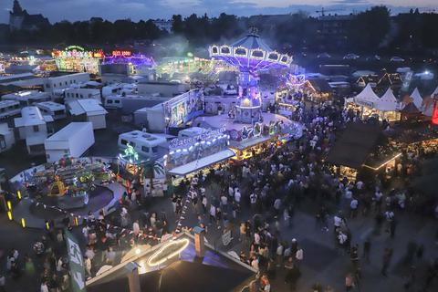 Mit dem 26. August hat das diesjährige Backfischfest auf dem Wormser Festplatz begonnen. Foto: Andreas Stumpf/pakalski-press