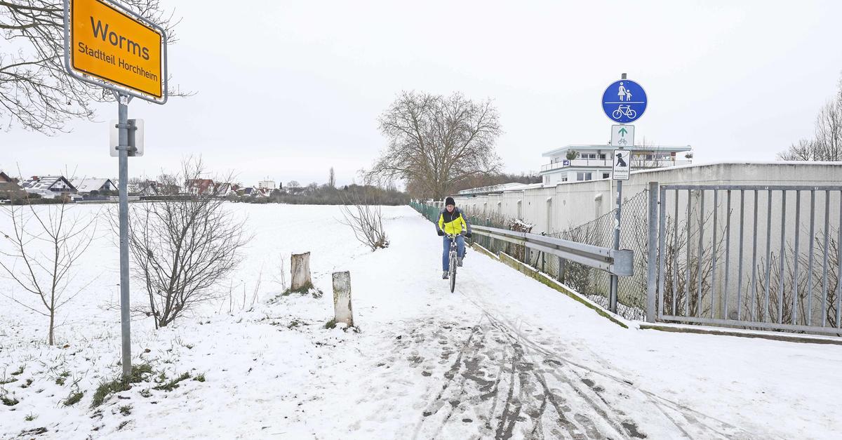 ADFC-Worms-warnt-vor-Gefahren-f-r-Fahrradfahrer-im-Winter