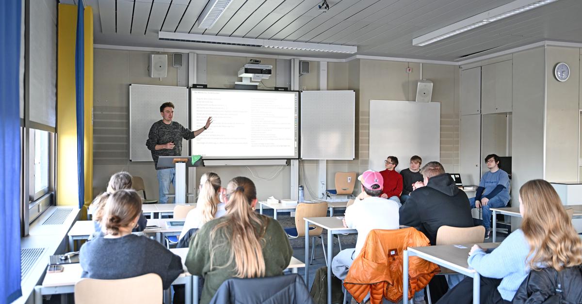 Unterricht-mal-anders-Studierende-bernehmen-Deutsch-Kurs