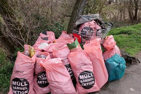 290 Kilogramm Abfall sammelte die vierköpfige Familie Nesbigall am Dammweg. Foto: Stadt Worms
