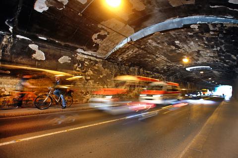 Bereits im Jahr 2016 wurde beschlossen, dass der Neuhauser Tunnel saniert werden soll, doch bis heute ist nichts passiert. Archivfoto: Rudolf Uhrig 