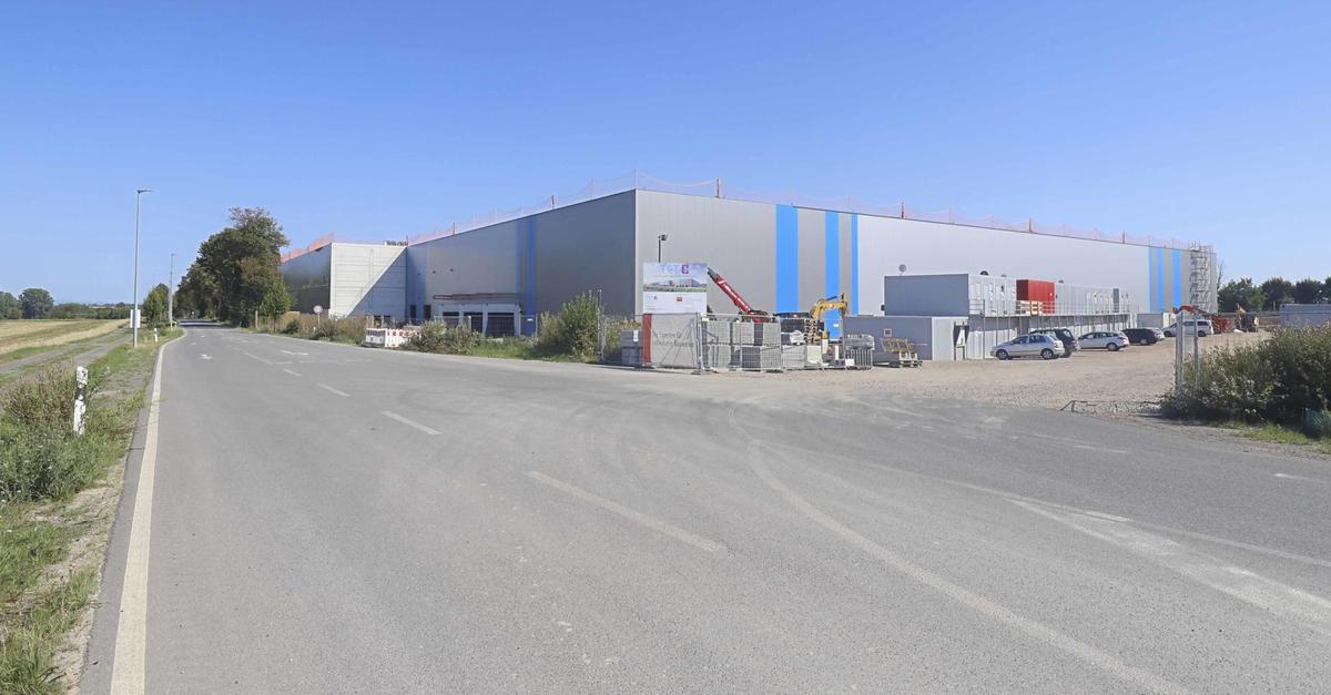Neubau des Logistikzentrums bei Monsheim liegt im Plan