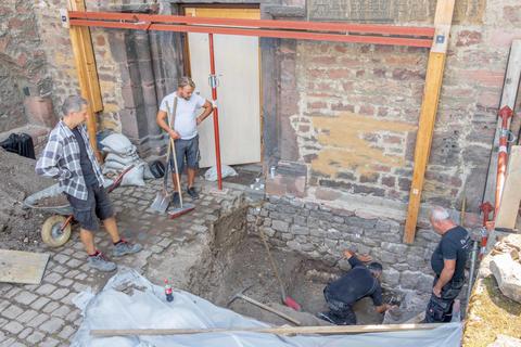 Baustelle Synagoge: Die Risse im Mauerwerk sind auch eine Folge des Klimawandels. © Archivfoto: Braner/pp