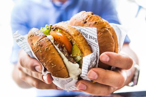 Neben veganem, vegetarischem und glutenfreiem Essen wird es bei der „Street Food Tour“ am Wochenende auch Burger geben.         Foto: wiseo-media