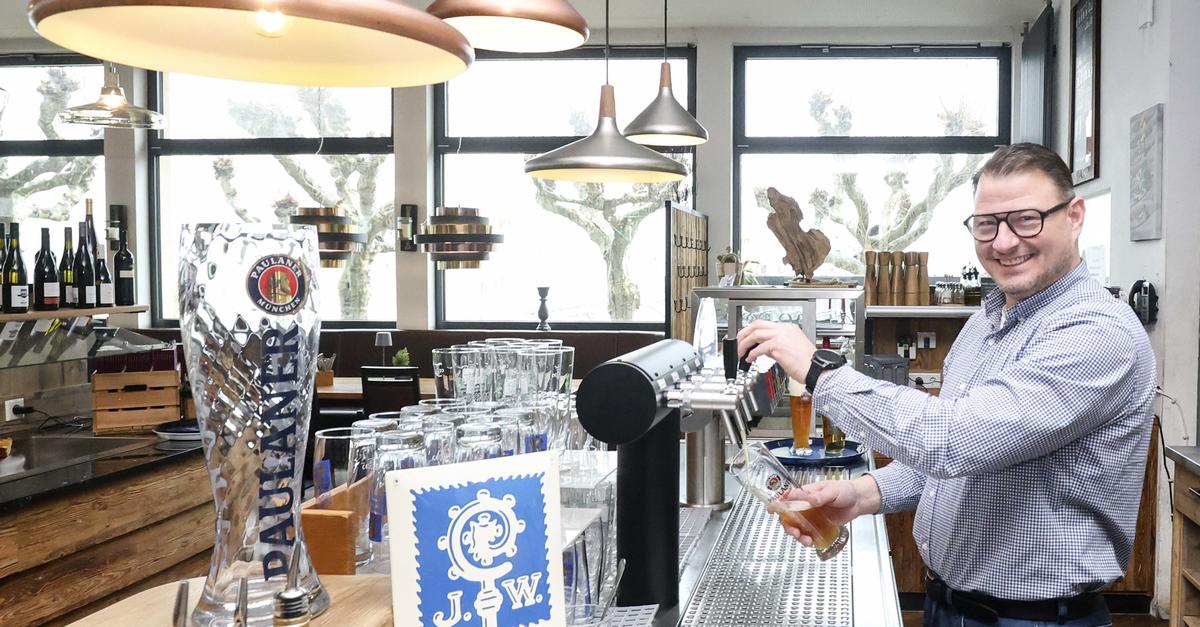 Ist-das-k-hle-Blonde-zum-Feierabend-ein-Auslaufmodell-