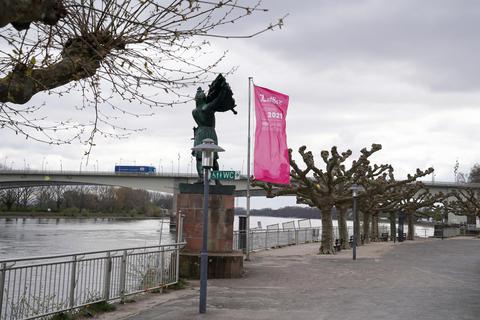 Der Nibelungenschatz, den der  Recke Hagen hier in den Rhein wirft, soll multimedial erlebbar werden. Archivfoto: pp/Boris Korpak