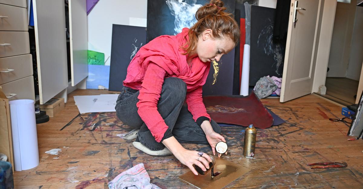 Warum-Astrid-Bellefroid-Kunst-aus-Periodenblut-macht