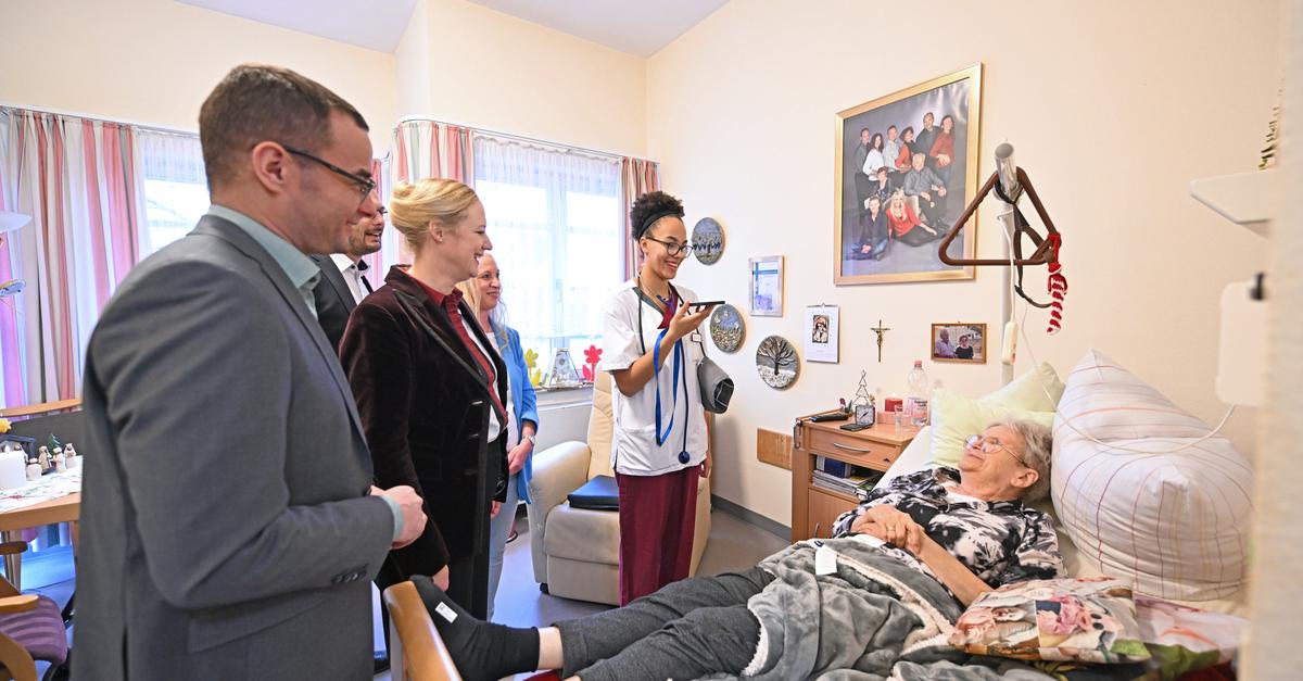 KI-App-Voize-erleichtert-Pflegealltag-in-Worms