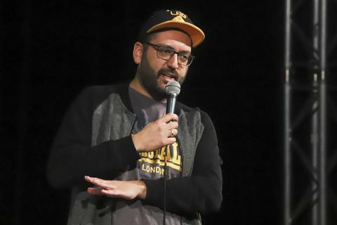 Amir Shabazz, der Sieger des Mannheimer Comedy-Cups im Bereich Nachwuchs, war zu Gast im Lincoln-Theater. Foto: BK/Stumpf