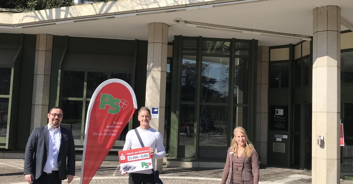 Wormser Sparkasse erfüllt OldtimerWunsch