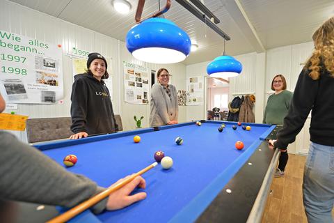 Leiterin Samira Osti (v.l.), Sara Magin und Valentina Bernhard freuen sich, dass der Herrnsheimer Jugendtreff wieder geöffnet hat.        
