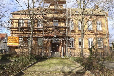 Blick auf die Alte Bergschule in Pfeddersheim, in der bis 2019 der Bergkindergarten untergebracht war. Foto: pakalski-press/Andreas Stumpf