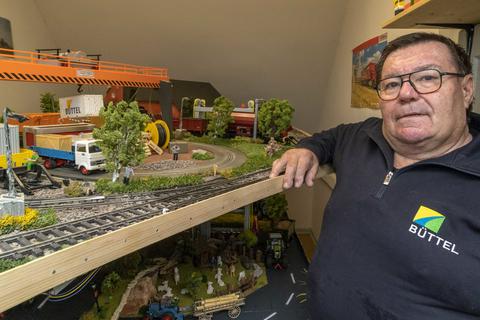 Nur eines von vielen Hobbys von Hermann Weber: die Eisenbahnmodellbau-Anlage des 72-Jährigen.    Foto: pakalski-press/Marc Braner