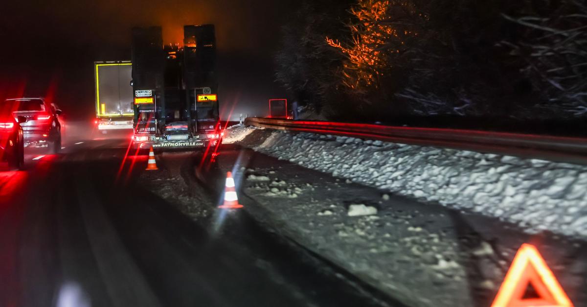 Glatte-Stra-en-im-Westen-Viele-Schulen-bleiben-geschlossen